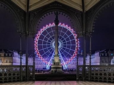 Riesenrad bis zum 8. Januar 2023 im Schlosshof: Stuttgarter 